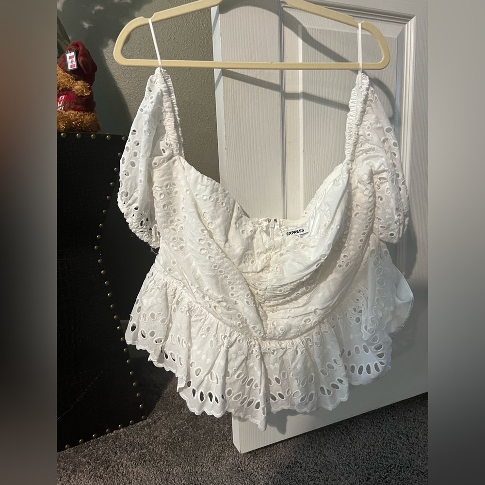 White lace peplum off-the-shoulder crop top - Picture 2 of 4